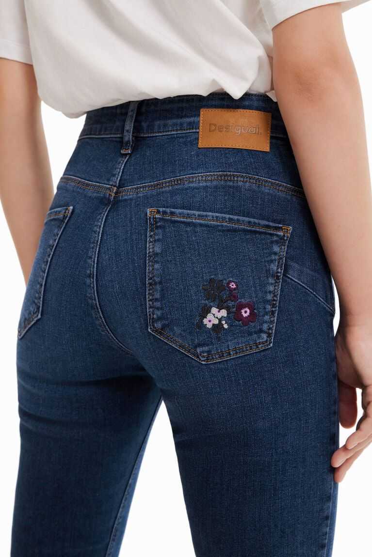 Desigual Sıska push-up with embroidered flowers Kot Pantolon Kadın | 628497-NXE